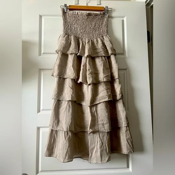 NWOT ELAN Silk & Cotton Tiered Neutral Accordion Smocked MIDI Dress/skirt. Small - Picture 2 of 16